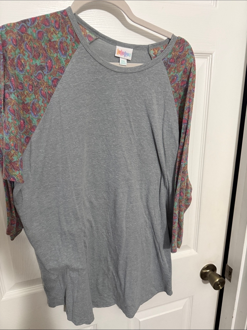 LuLaRoe Heather Gray Raglan Tee with Multicolor Paisley Sleeves